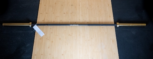 Slika Crna olimpijska šipka sa zlatnim krajevima 220 cm