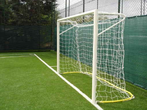 Slika Poarta futsal otel 3x2 m, montata in manșoane, cu suporturi sudate si lant pentru plasa
